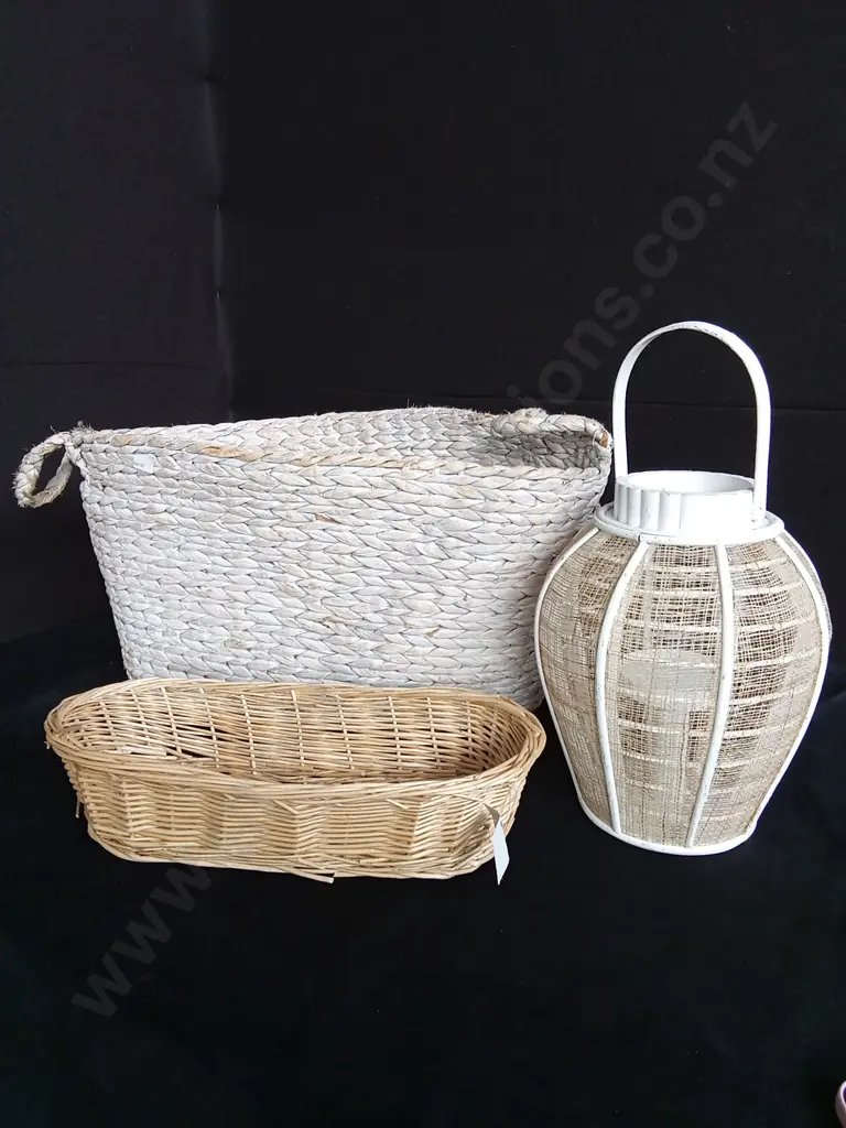 2 BASKETS AND A LANTERN Image 1++