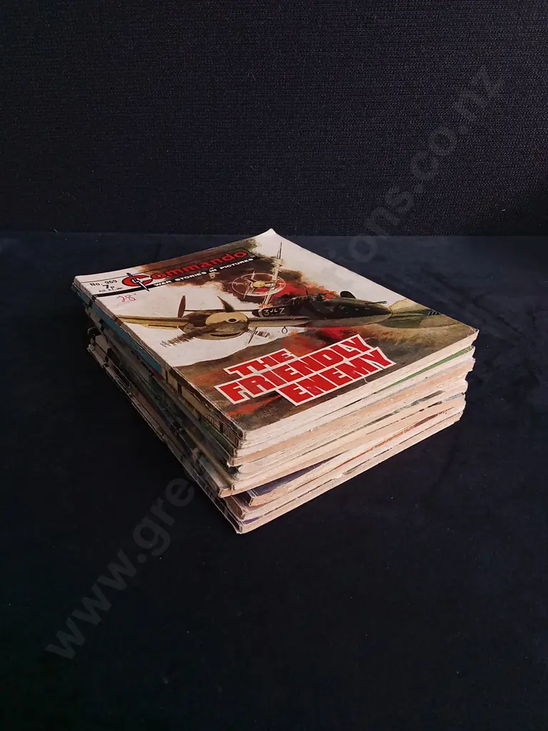 11 PIECES VINTAGE COMMANDO WAR COMICS MIX Image 1++