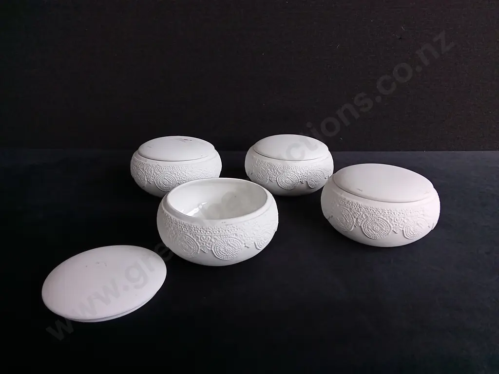 4 PIECES TRINKET DISHES WITH LIDS Image 1++