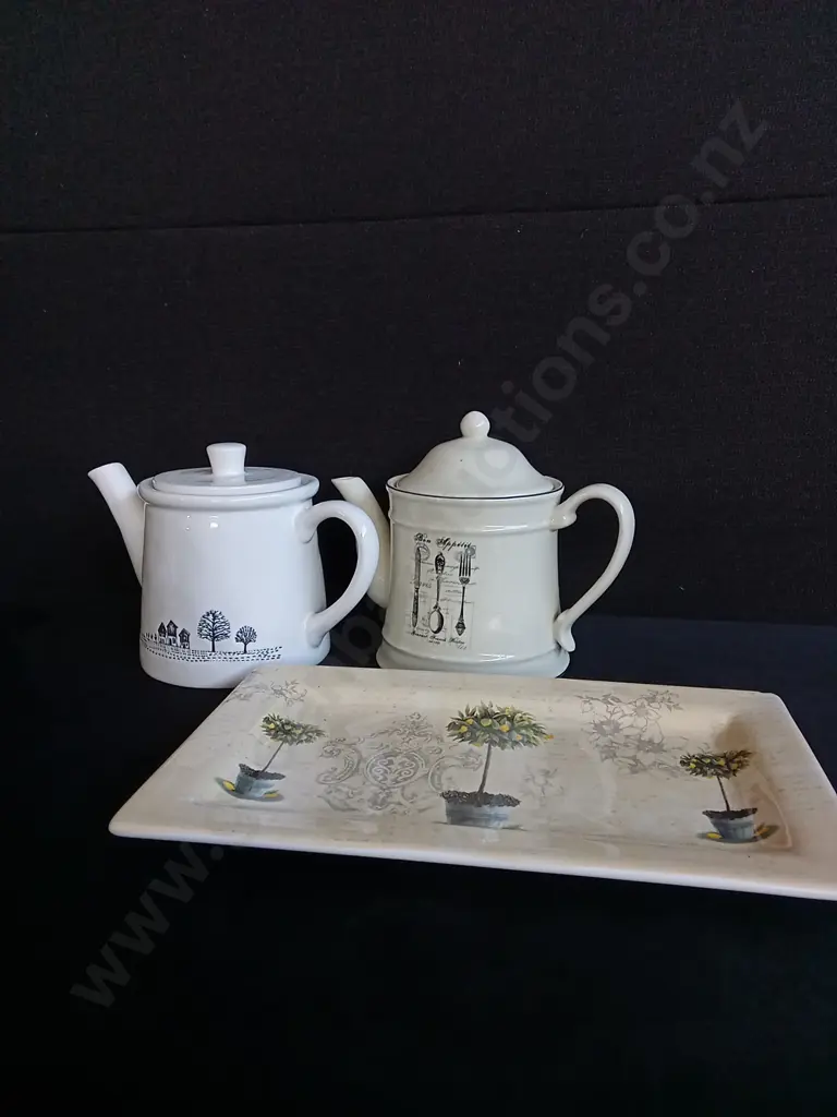 3 PIECES TEA POTS AND PLATE Image 1++