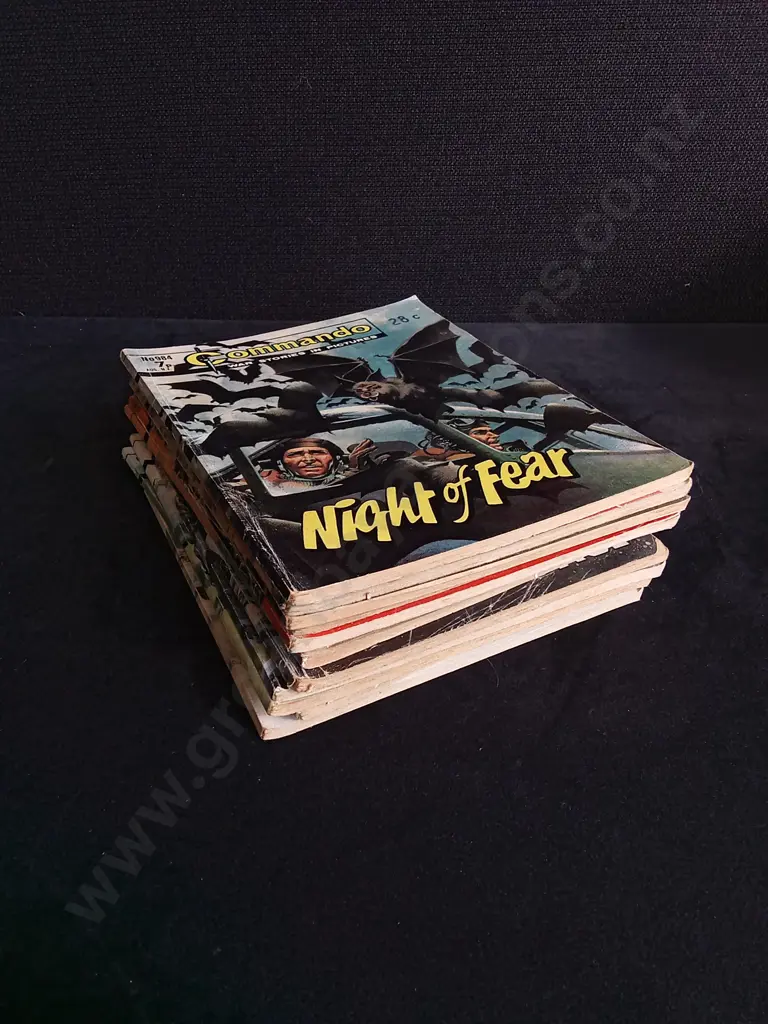 12 PIECES VINTAGE COMMANDO WAR COMICS MIX Image 1++