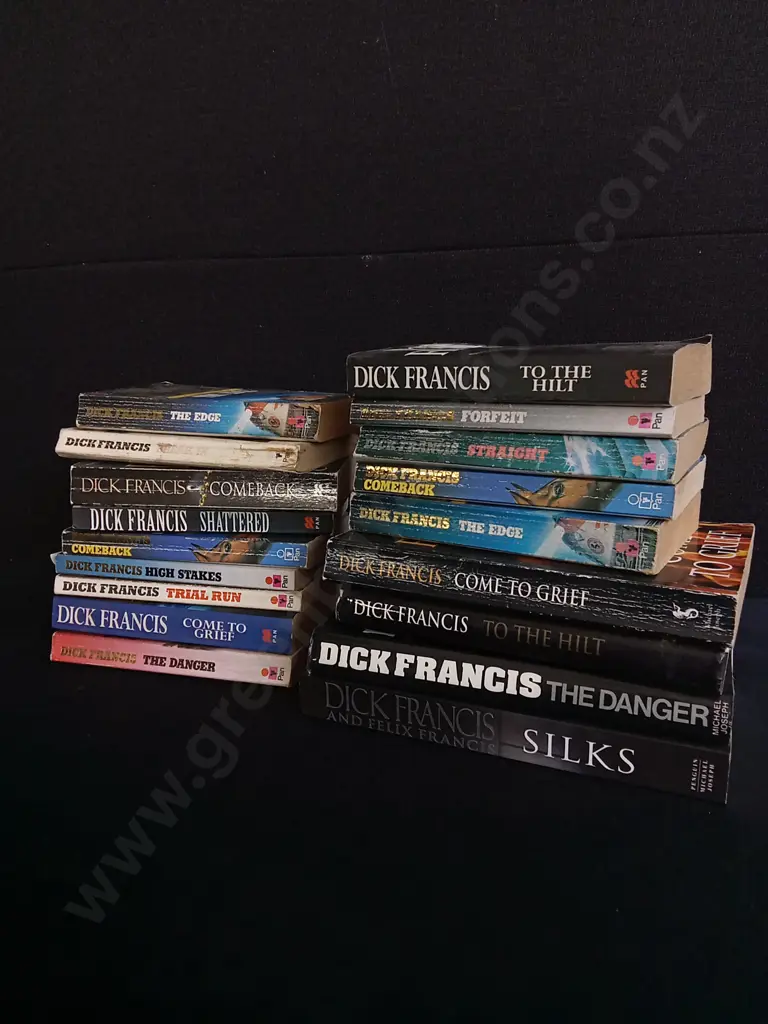 COLLECTION OF DICK FRANCIS BOOKS Image 1++
