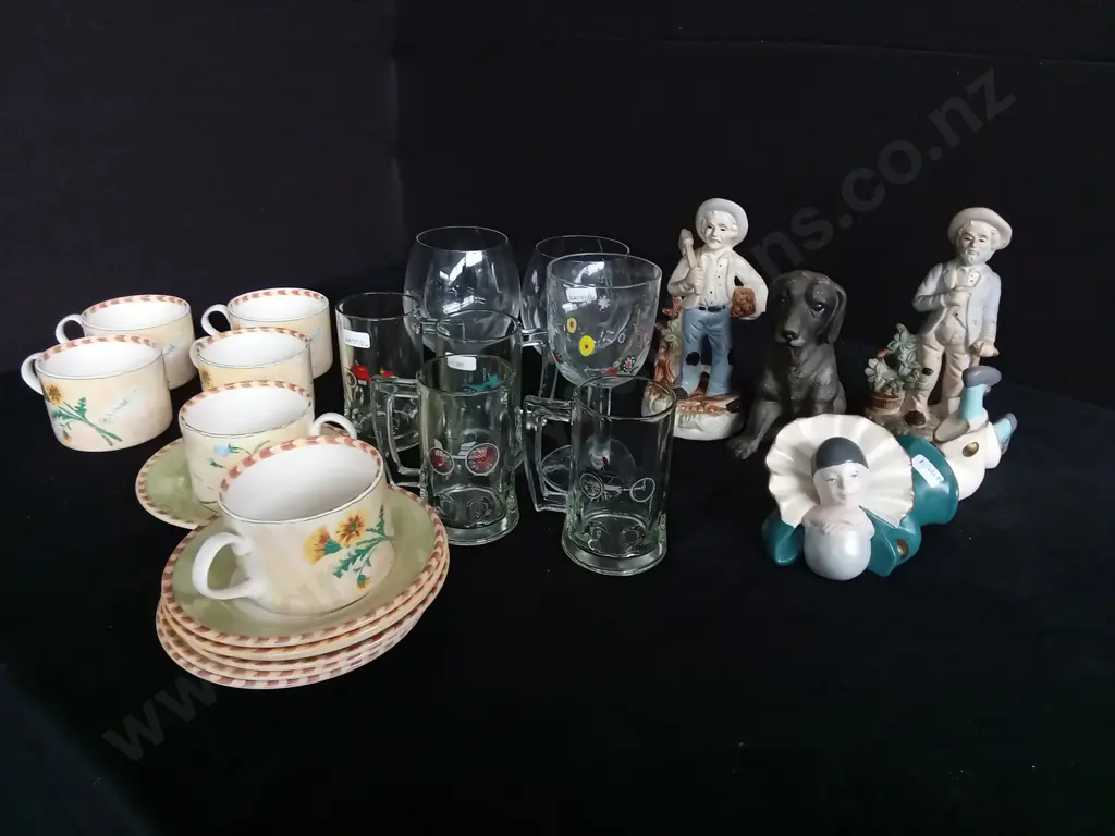 ASSORTED FIGURINES GLASSES AND A TEACUP AND SAUCER SET Image 1++