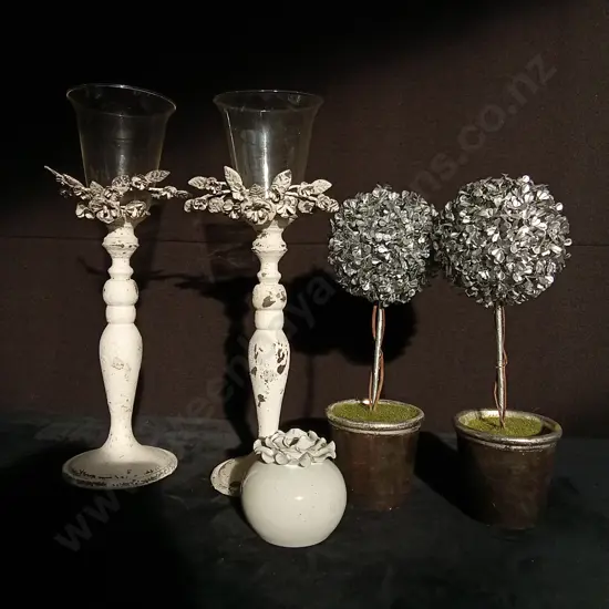 5 DECORATIVE ITEMS