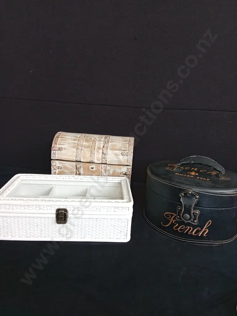 3 STORAGE ITEMS Image 1++
