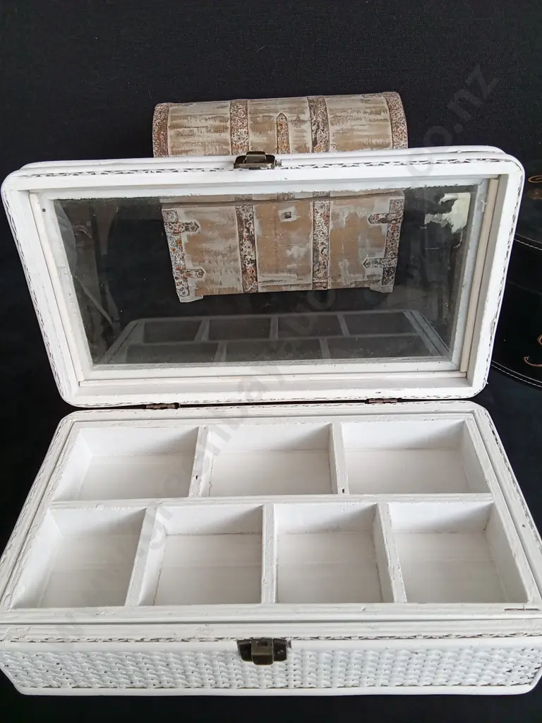 3 STORAGE ITEMS Image 1++