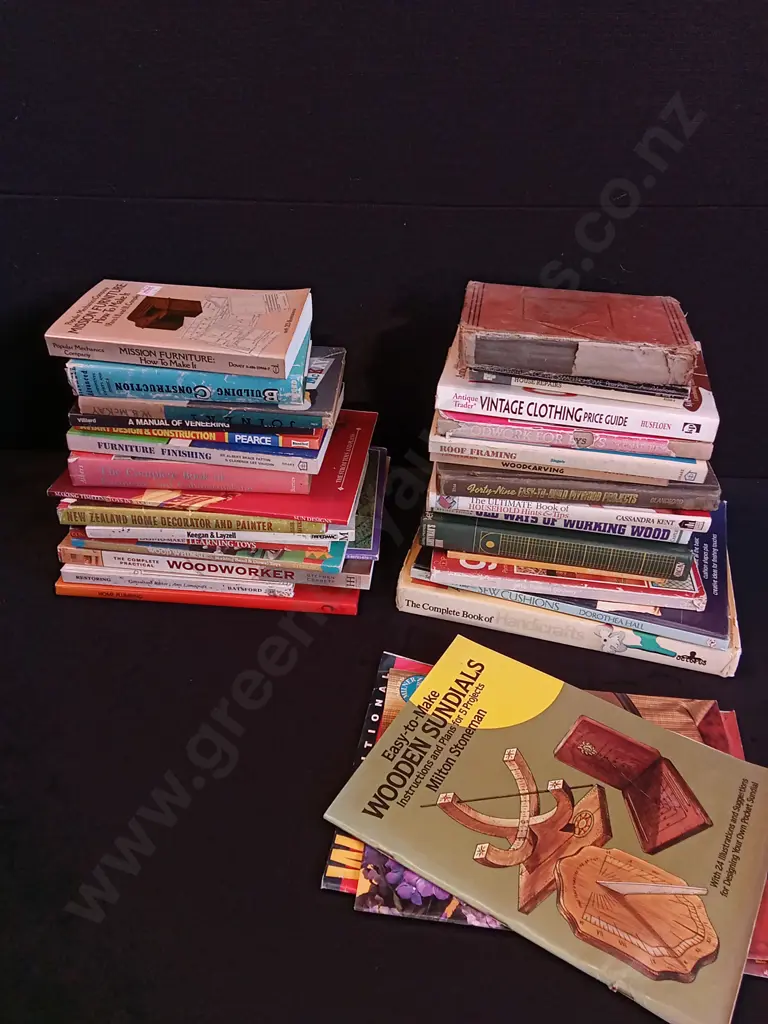 COLLECTION OF WOODWORKING BOOKS Image 1++