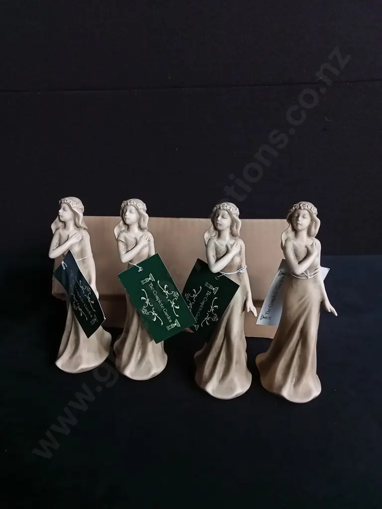 BRAND NEW SETS OF FOUR DECORATIVE FIGURES Image 1++