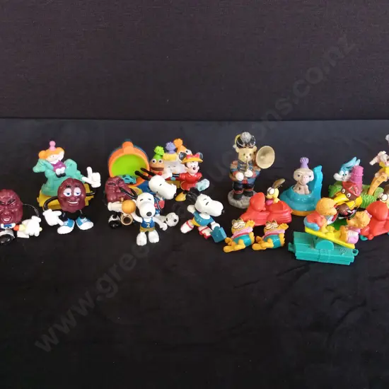 COLLECTION OF VINTAGE MCDONALD'S TOYS