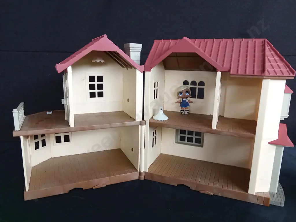 DOLL HOUSE Image 1++