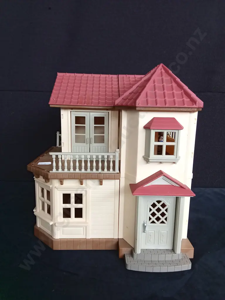 DOLL HOUSE Image 1++