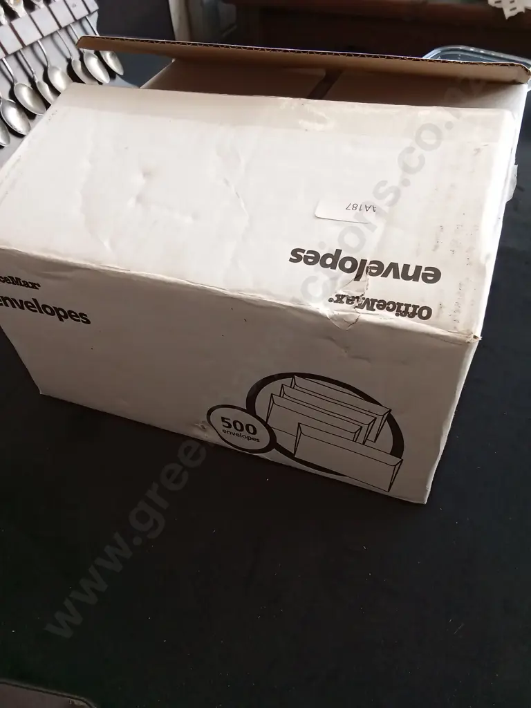 BRAND NEW BOX OF ENVELOPES Image 1++