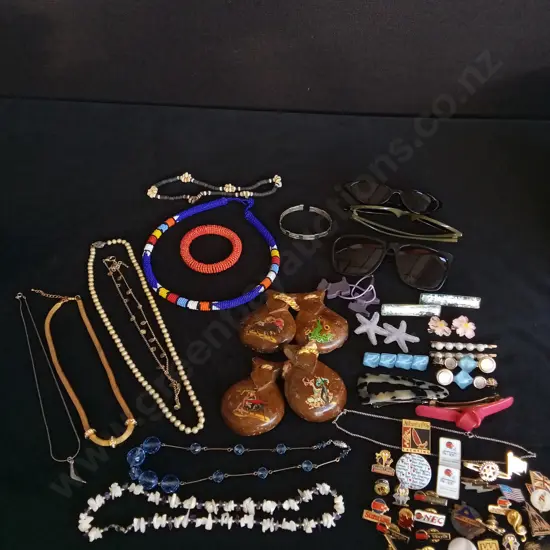 ASSORTED ACCESSORIES