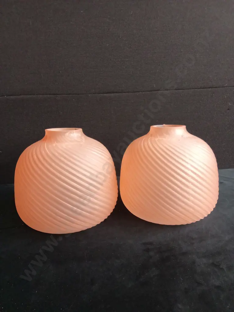 PAIR OF CORAL COLOURED VASES Image 1++