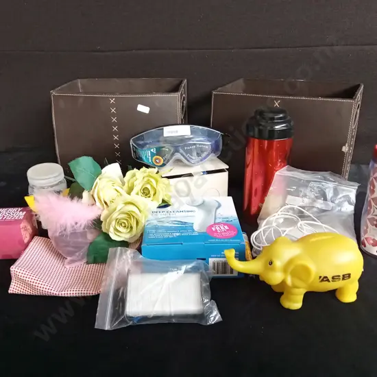 COLLECTION OF ASSORTED ITEMS