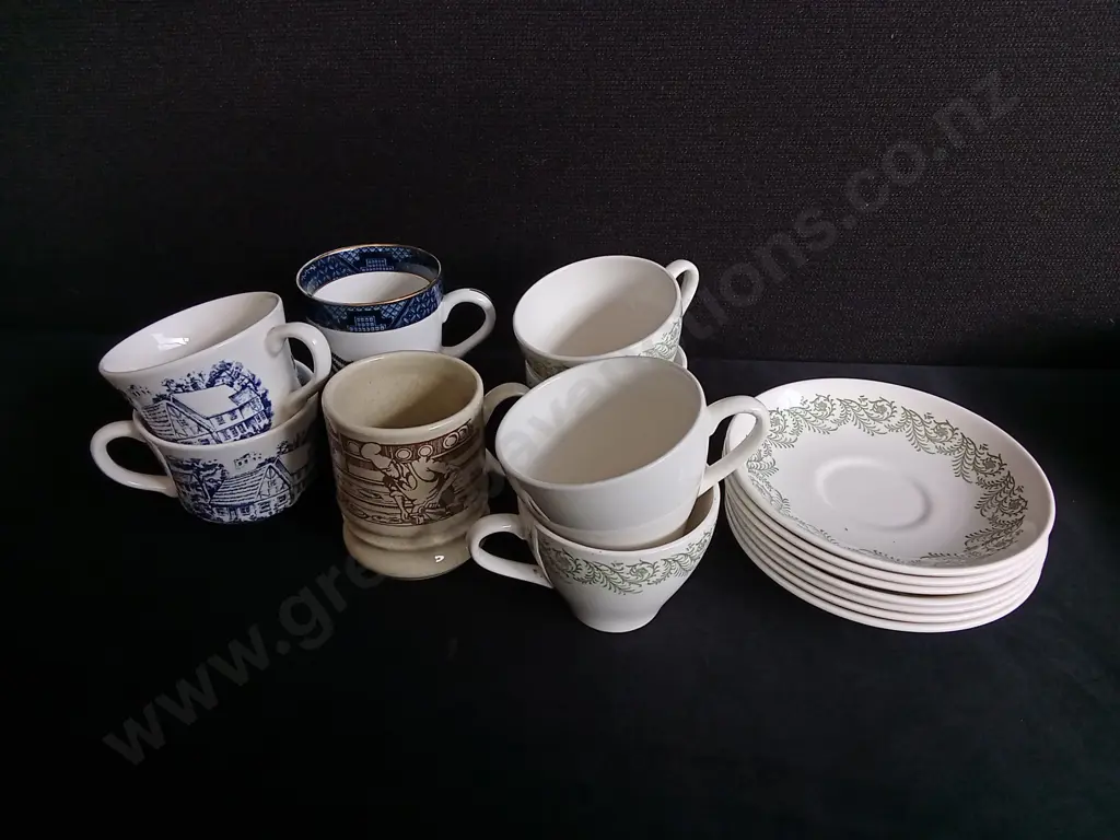 MIX OF KITCHENWARE INCLUDING MADE IN NZ TEA CUPS AND SAUCERS Image 1++