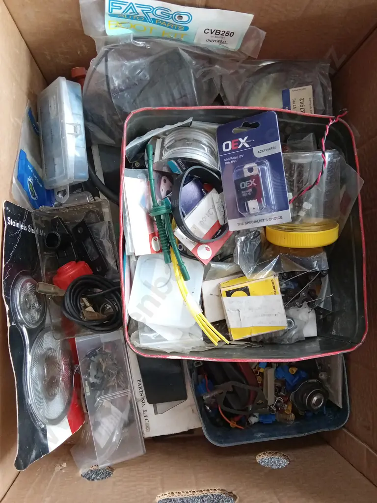BOX OF ASSORTED ITEMS Image 1++