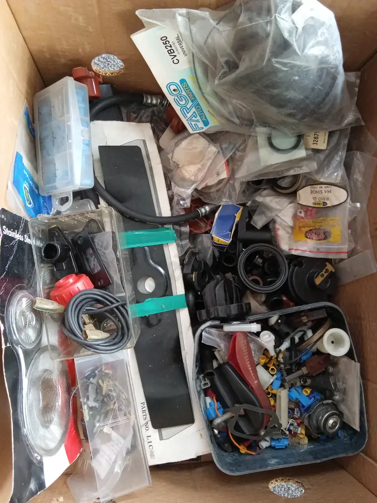 BOX OF ASSORTED ITEMS Image 1++