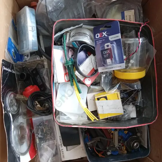 BOX OF ASSORTED ITEMS