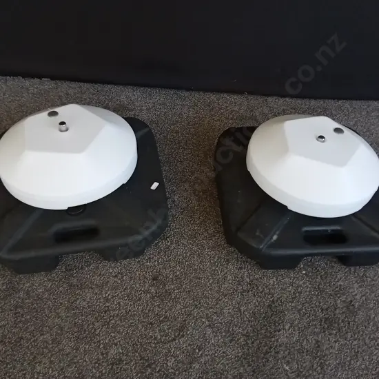 2 FILLABLE PLASTIC BASE