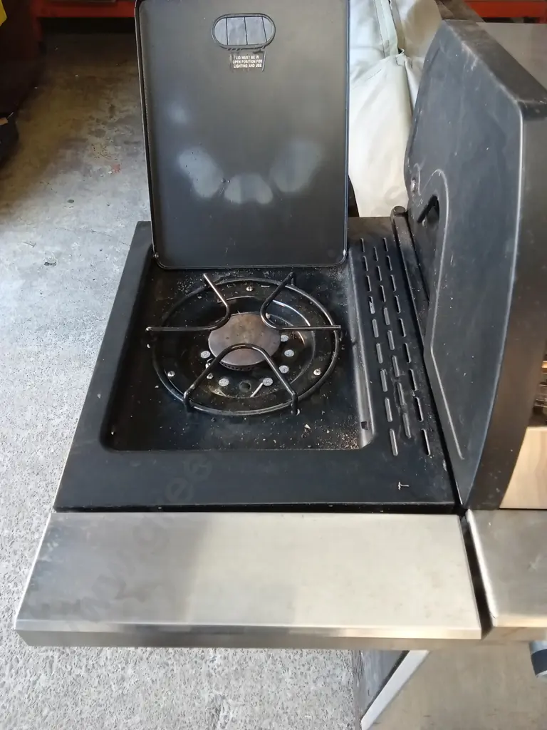 SIMON GAULT 6 BURNER BBQ WITH GLASS VIEWING WINDOW AND SIDE BURNER NO GAS BOTTLE Image 1++