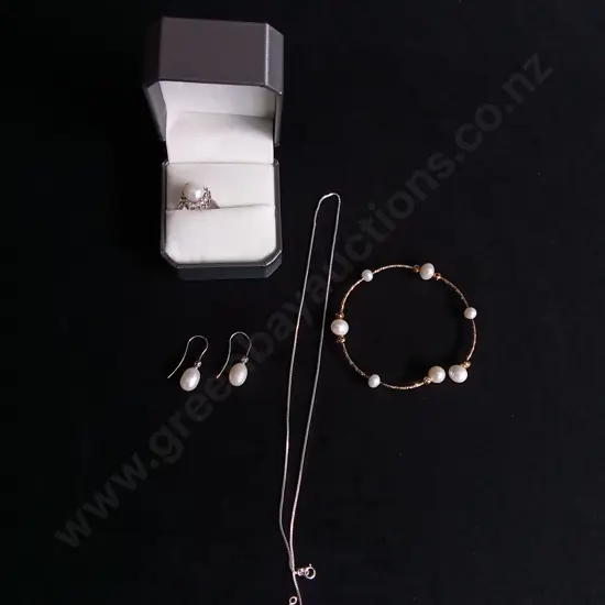 5 PIECES GOLD PLATED AND STERLING SILVER JEWELLERY