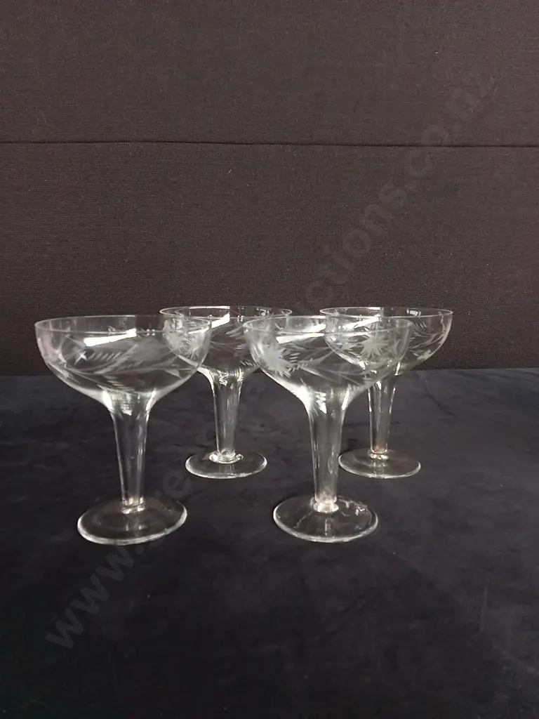 4 VINTAGE HOLLOW STEM CHAMPAGNE GLASSES Image 1++