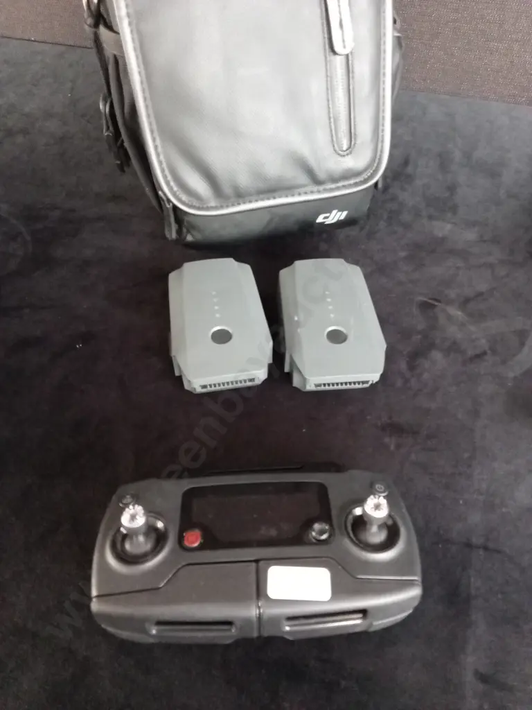 DJI MAVIC PRO DRONE WITH BAG, 2X SPARE BATTERIES, CHARGER + REMOTE CONTROL Image 1++