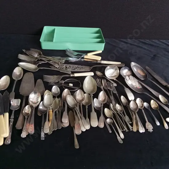 SET OF VINTAGE CUTLERY WITH SOME BONE HANDLES