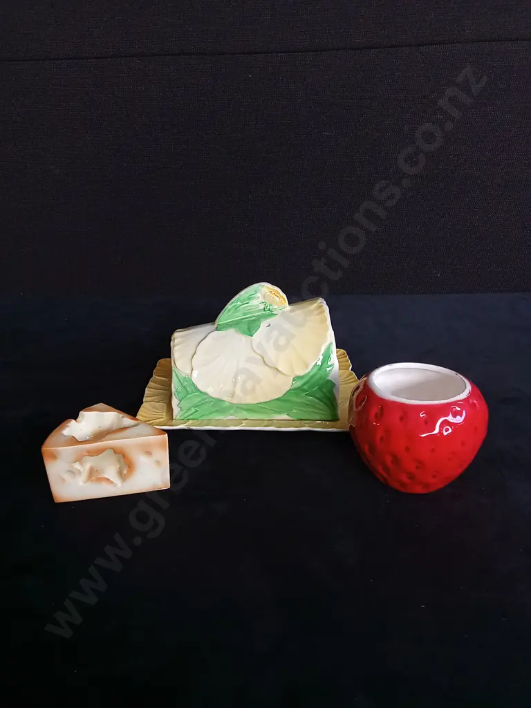 3 DECORATIVE KITCHEN ITEMS Image 1++