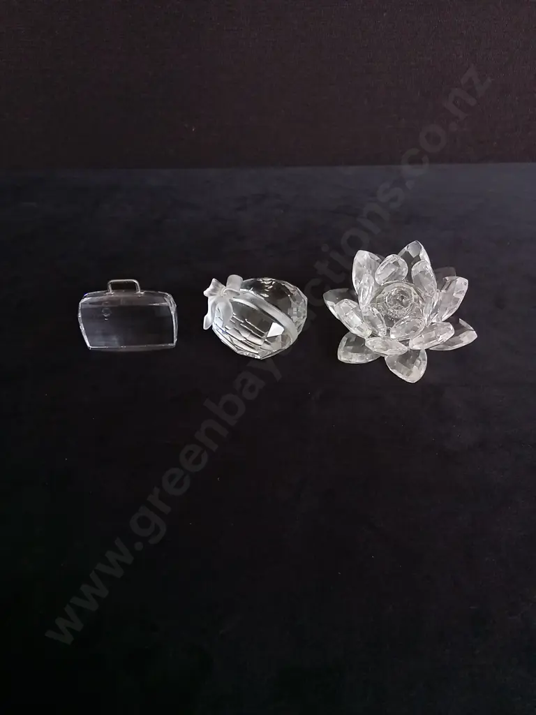 3 SWAROVSKI CRYSTALS Image 1++