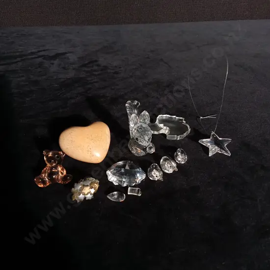 ASSORTED CRYSTAL GLASS DECORATIONS