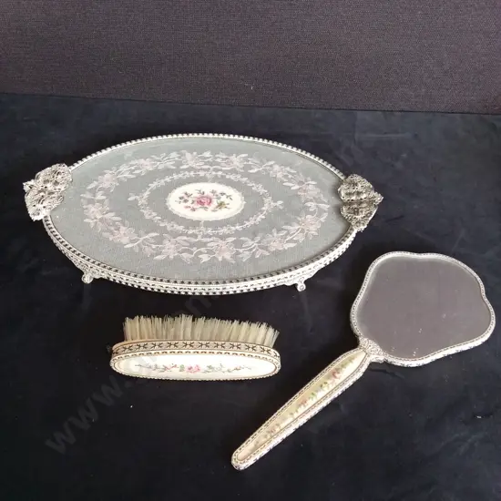 VINTAGE 3 PIECE DRESSING TABLE VANITY SET