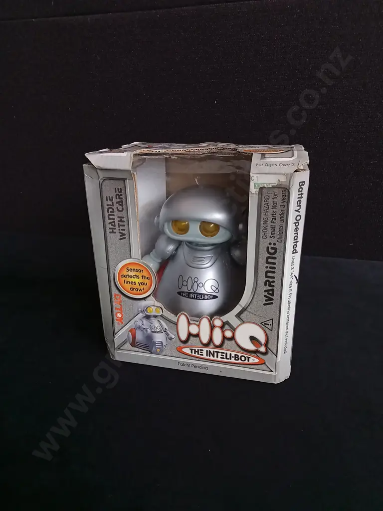VINTAGE HI-Q THE INTELI-BOT ROBOT TOY BOXED Image 1++