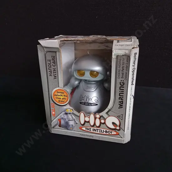 VINTAGE HI-Q THE INTELI-BOT ROBOT TOY BOXED