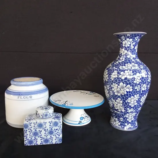 4 BLUE DECORATIVE ITEMS