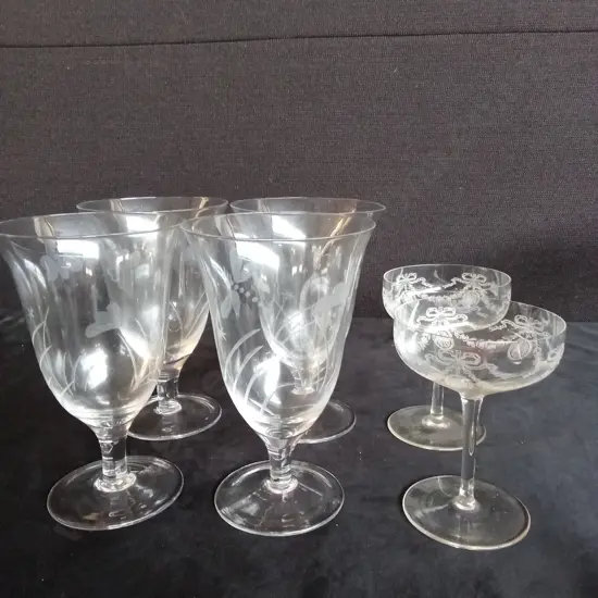 6 VINTAGE CRYSTAL GLASSES