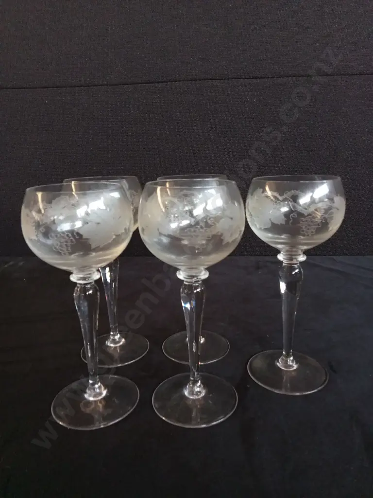 5 CRYSTAL GLASS WINE GOBLETS Image 1++