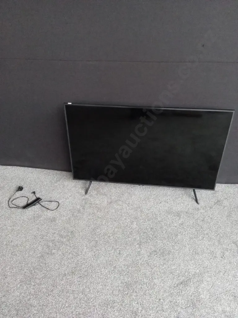 SAMSUNG MODEL QA55Q60RAS 55 INCH QLED SMART TELEVISION WITH REMOTE AND STAND WORKING Image 1++