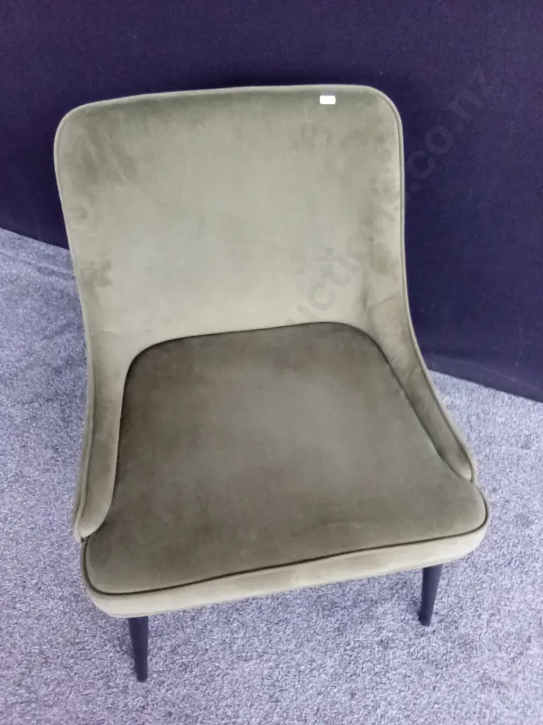MODERN GREEN AURA CHAIR BRAND NEW EX-SHOWHOME Image 1++