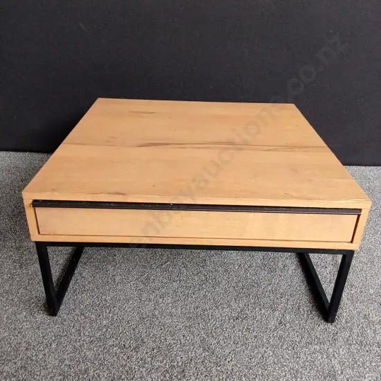 WOODEN COFFEE TAKE WITH 2 DRAWERS H41CM L83CM D80CM