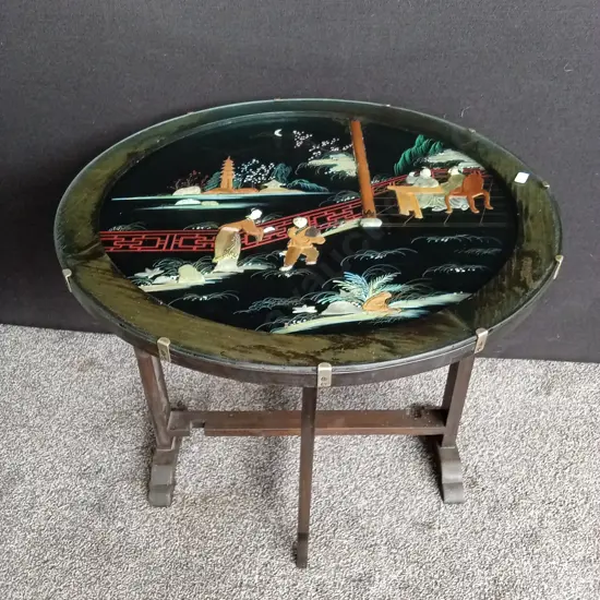 20TH-CENTURY ROUND WOODEN TABLE WITH A PAINTED TO UNDER GLASS H61CM L60CM