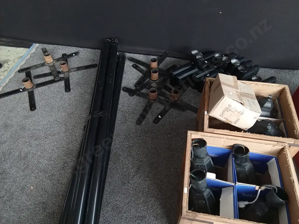 LOT OF STREET LAMPS, 8 SINGLES (OR 4 DOUBLES),  H 2.5 M Image 1++