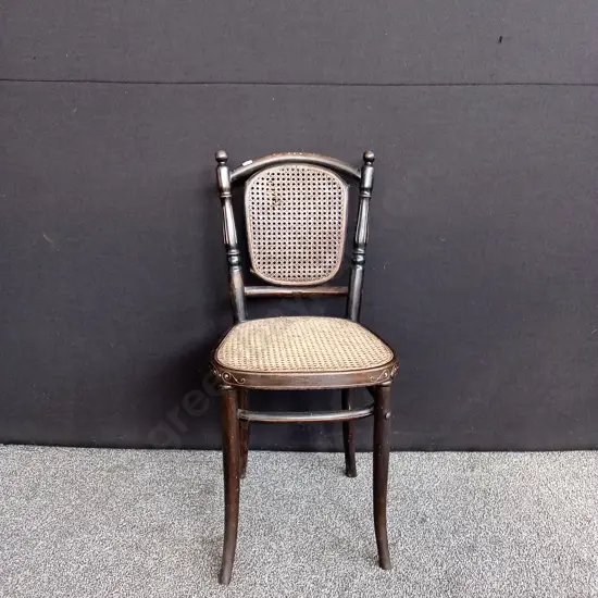ANTIQUE BENTWOOD CHAIR