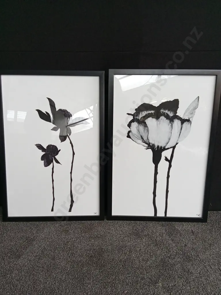 FRAMED FLORAL PRINT BY DANELLE MESSAIKE Image 1++