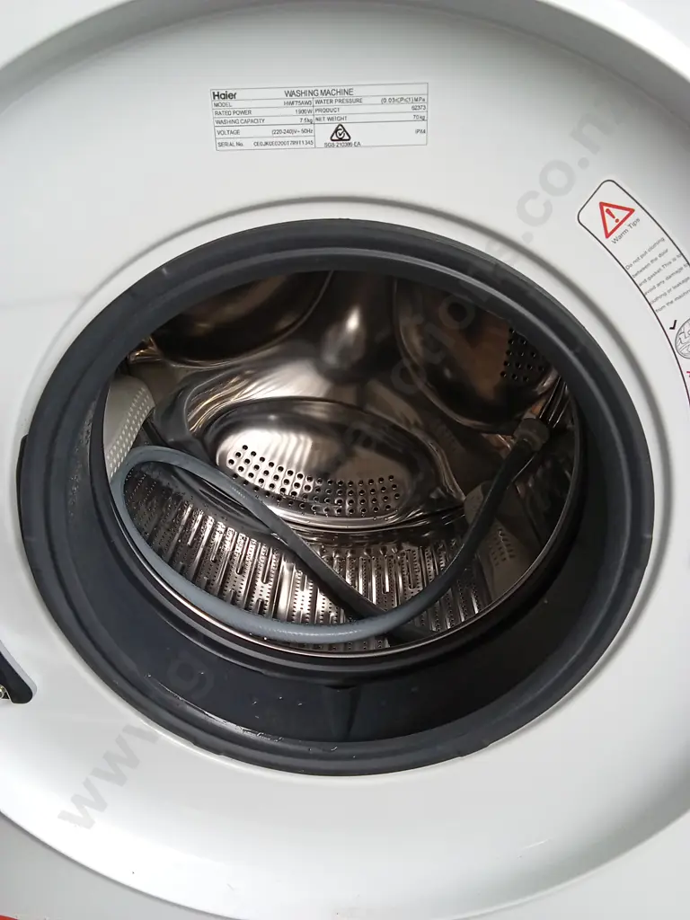 HAIER INVERTER 7.5KG FRONT LOADER WASHING MACHINE MODEL HWF75AW3 POWERS ON AND WORKING Image 1++