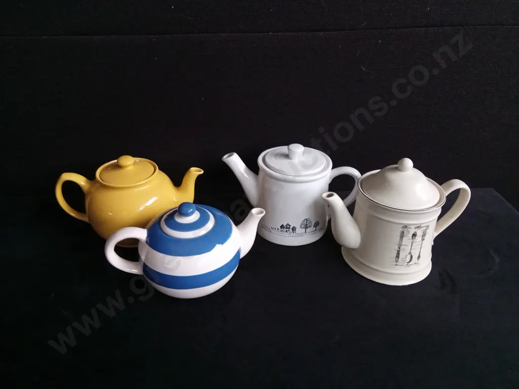 4 PIECES TEA POTS Image 1++