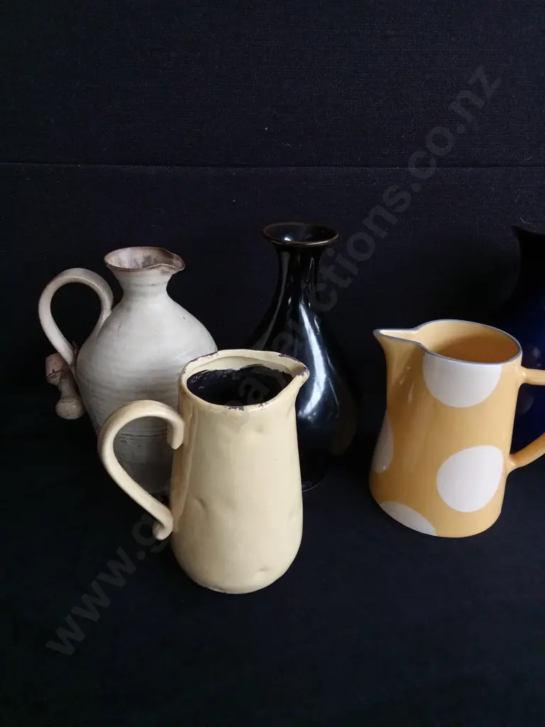 6 PIECES MIX OF JUGS AND VASES Image 1++