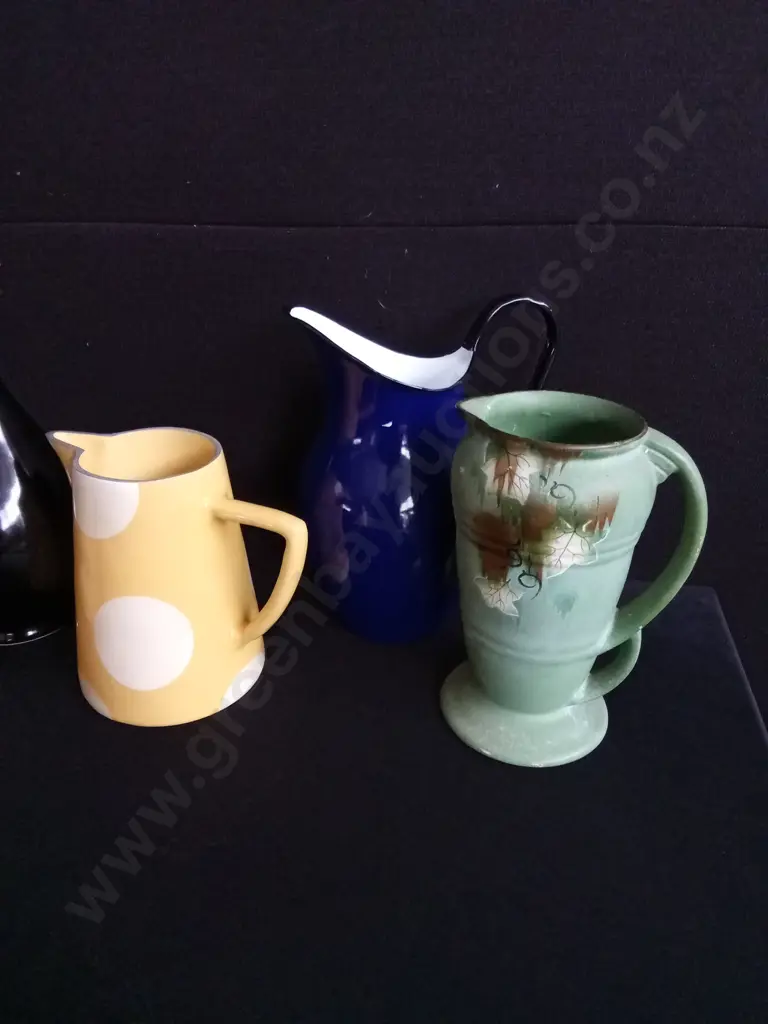 6 PIECES MIX OF JUGS AND VASES Image 1++