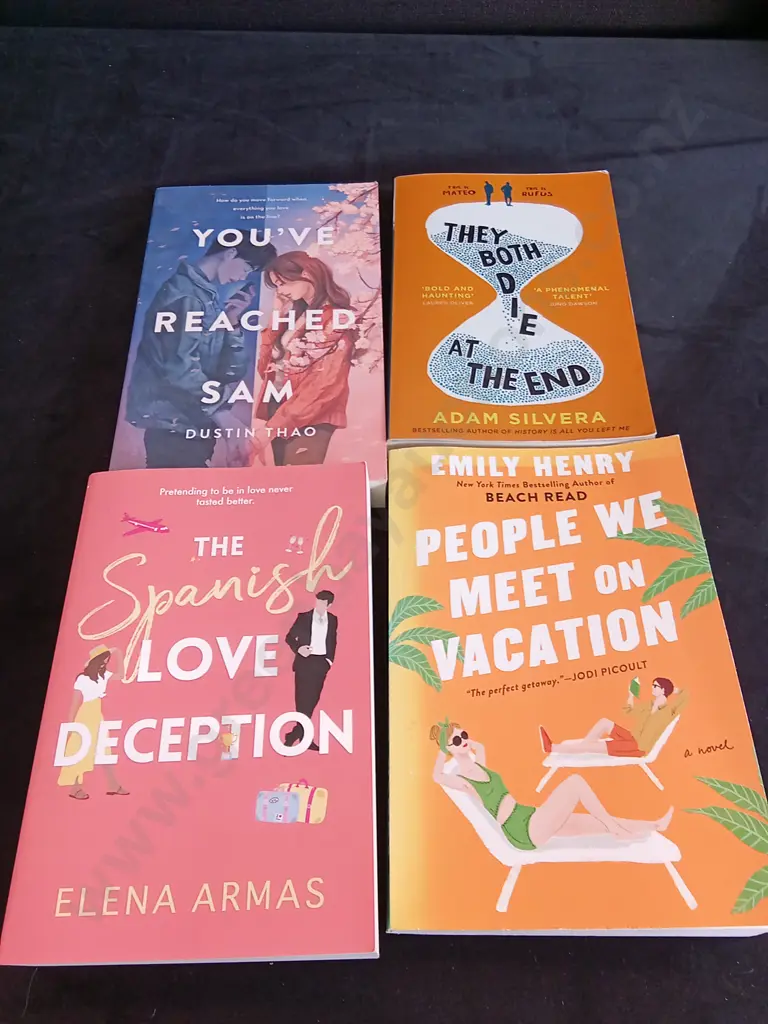 4 BOOKS Image 1++